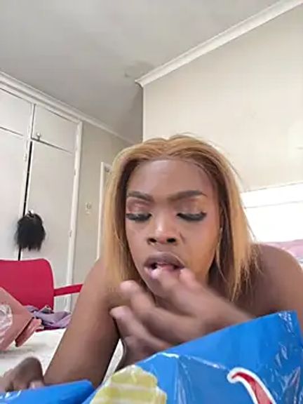 LuciousLips96