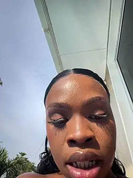 LuciousLips96