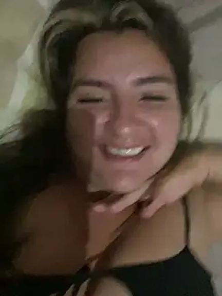 Cleopatra_curvy