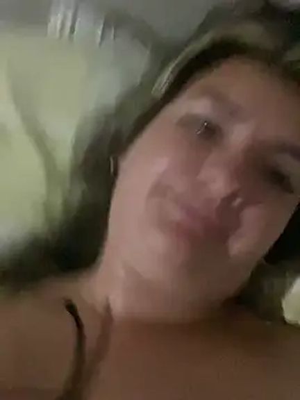 Cleopatra_curvy