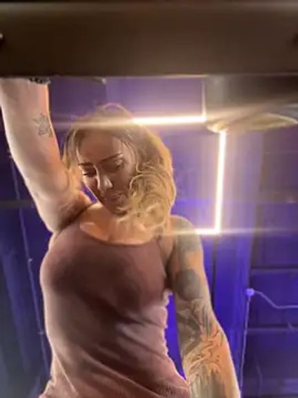 Nina_velvet01