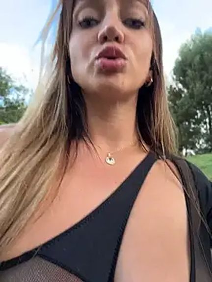 Nina_velvet01