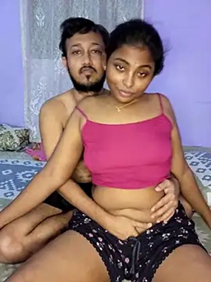 Trending_Couple