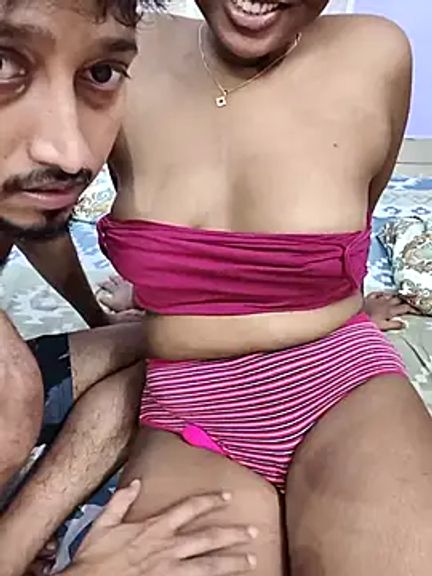 Trending_Couple