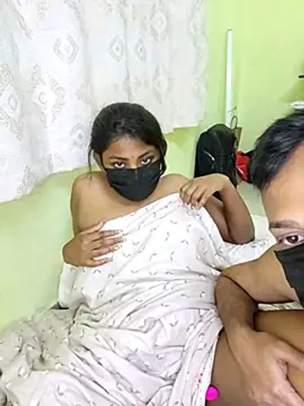 Trending_Couple