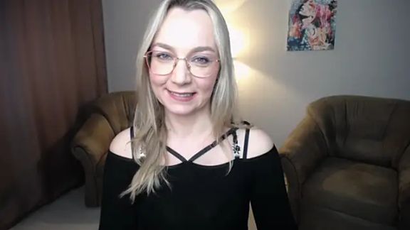 Ava_Elior