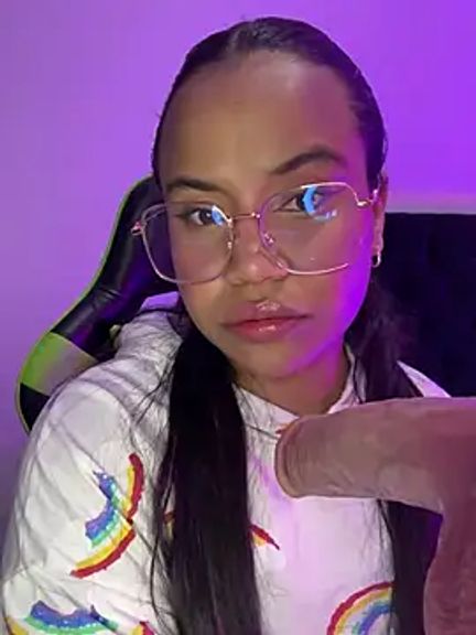leila_22