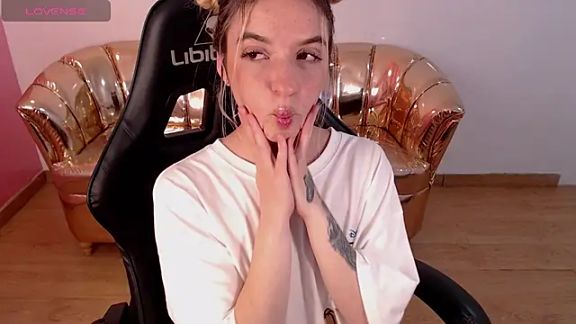 Alina_Lee_t