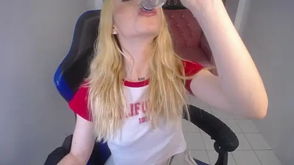 Alina_Lee_t