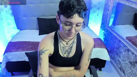 emahills__axelrose