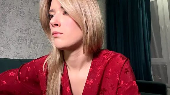 Blonde_strict
