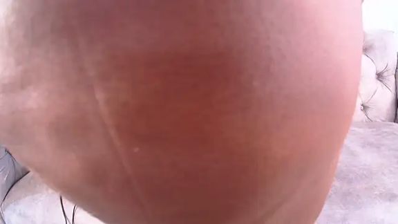 Curvy_CumBucket