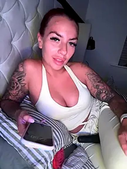 BELLABLACKXUK