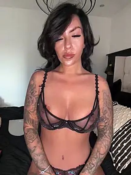 BELLABLACKXUK