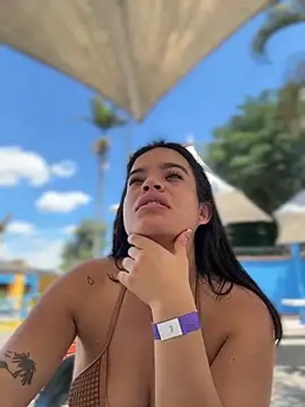 JuanitaMore01