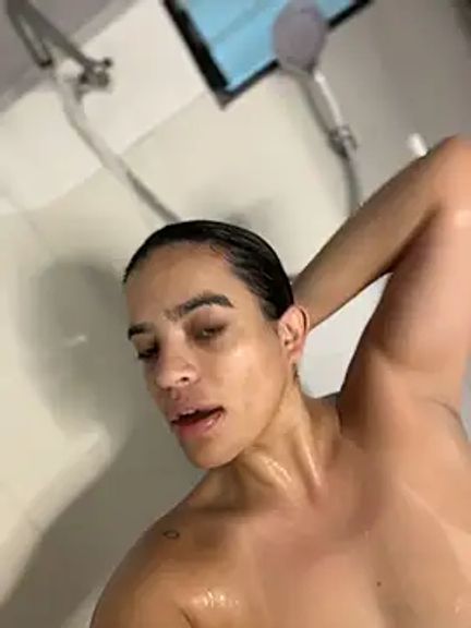 JuanitaMore01