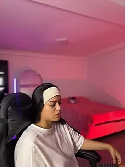 JuanitaMore01