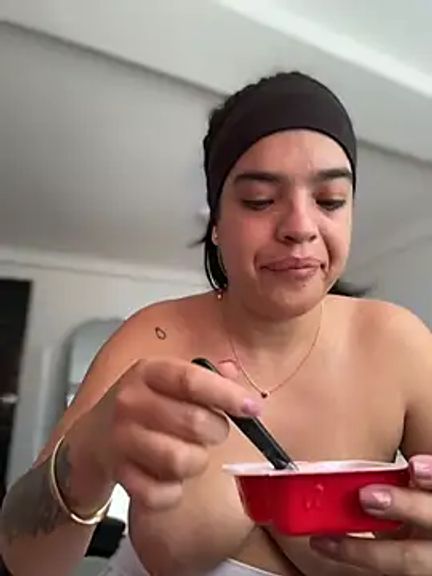 JuanitaMore01