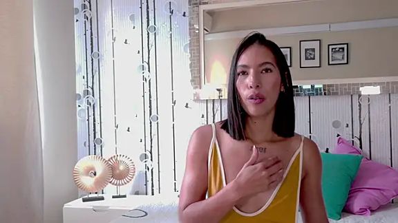 Stefani_Cruz3