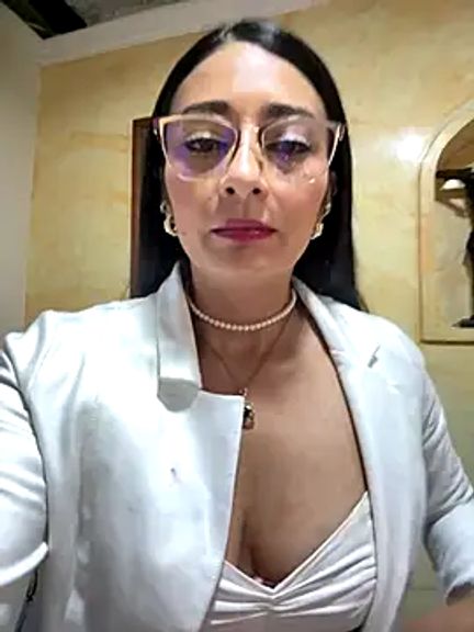 Bella_Office-Naughty1
