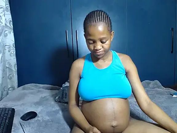 CuttieLilPreggyThingX