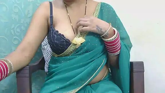 new-married-couples8750