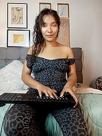 mia_blue01