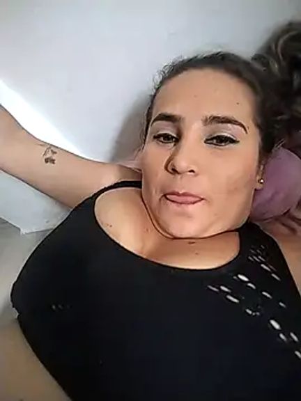 Busty_divorced_mom