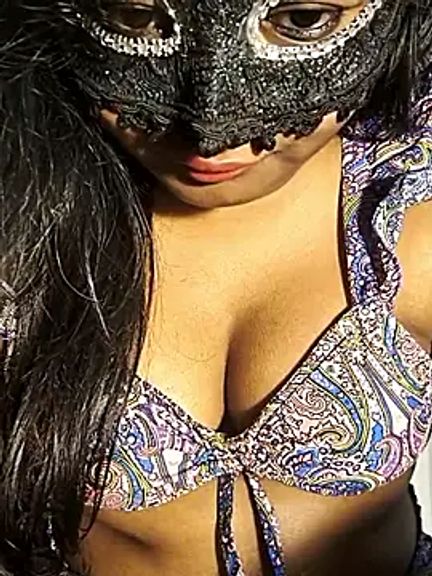 DIRTYSECRET_QUEEN_07