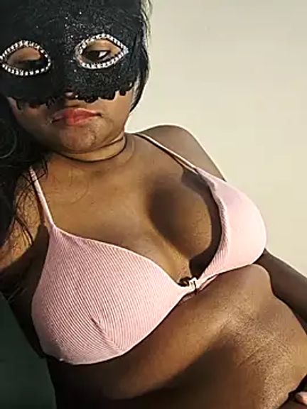 DIRTYSECRET_QUEEN_07