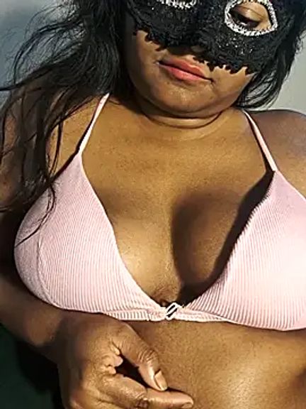 DIRTYSECRET_QUEEN_07