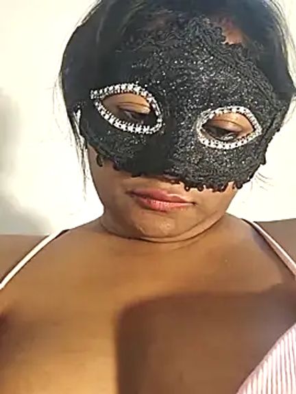 DIRTYSECRET_QUEEN_07