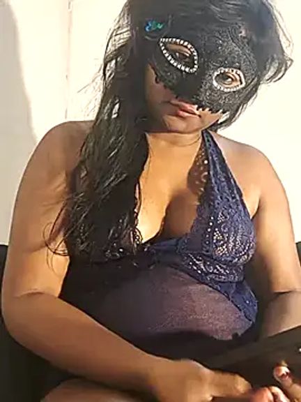 DIRTYSECRET_QUEEN_07