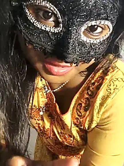 DIRTYSECRET_QUEEN_07