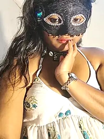 DIRTYSECRET_QUEEN_07