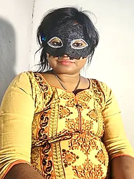 DIRTYSECRET_QUEEN_07