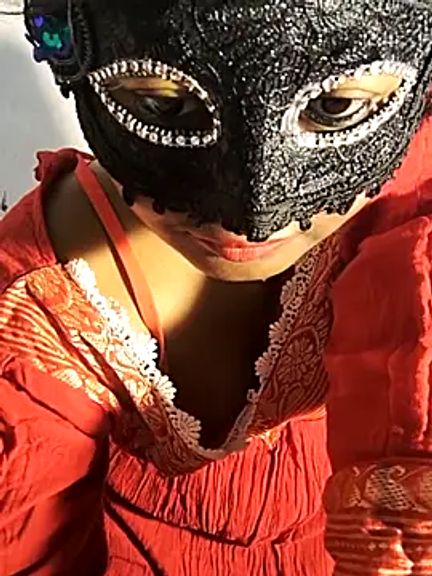 DIRTYSECRET_QUEEN_07