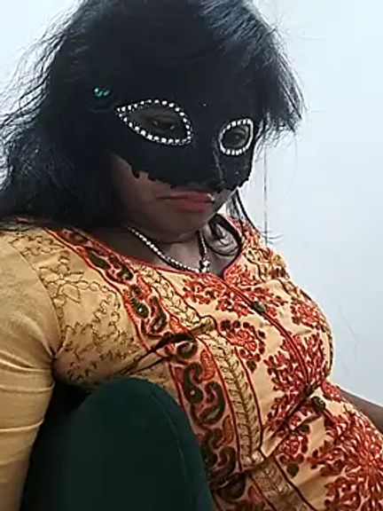 DIRTYSECRET_QUEEN_07