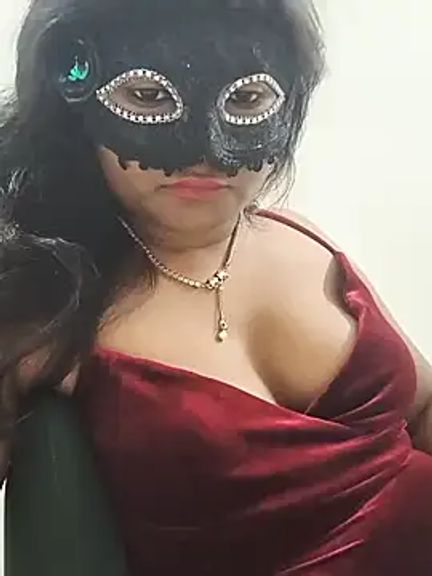 DIRTYSECRET_QUEEN_07
