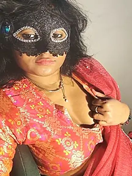 DIRTYSECRET_QUEEN_07