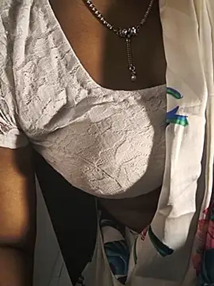 DIRTYSECRET_QUEEN_07