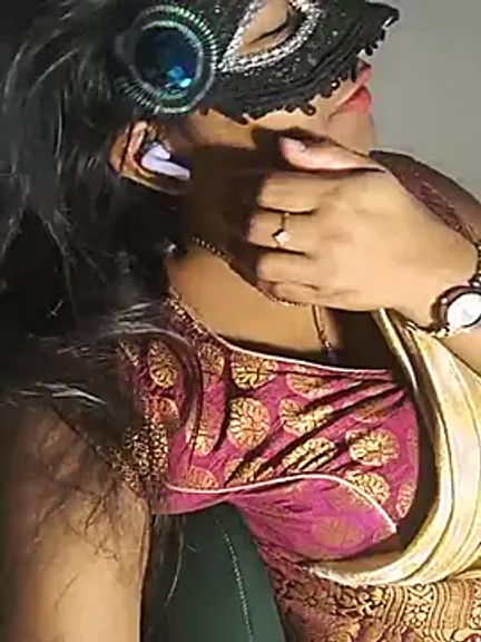 DIRTYSECRET_QUEEN_07