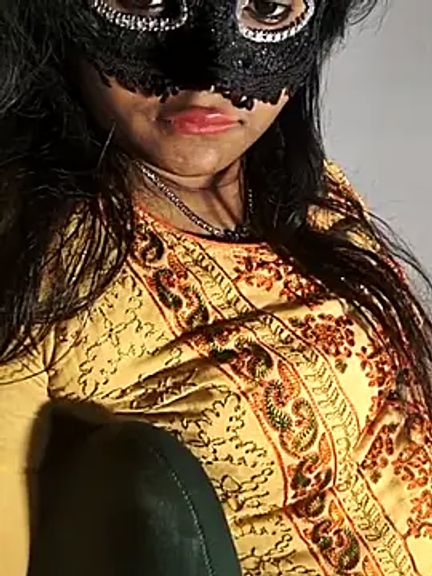 DIRTYSECRET_QUEEN_07