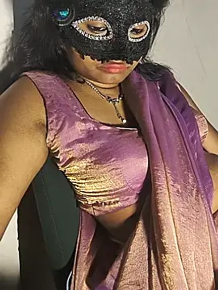 DIRTYSECRET_QUEEN_07