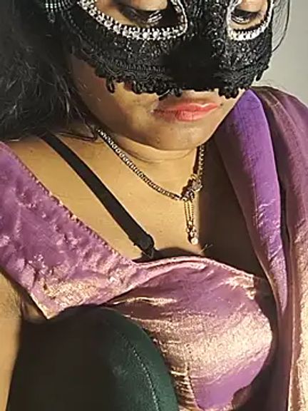 DIRTYSECRET_QUEEN_07