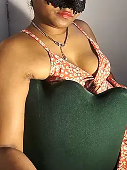 DIRTYSECRET_QUEEN_07
