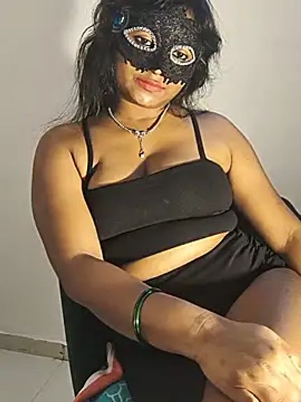 DIRTYSECRET_QUEEN_07