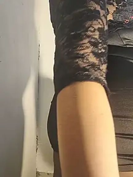 DIRTYSECRET_QUEEN_07