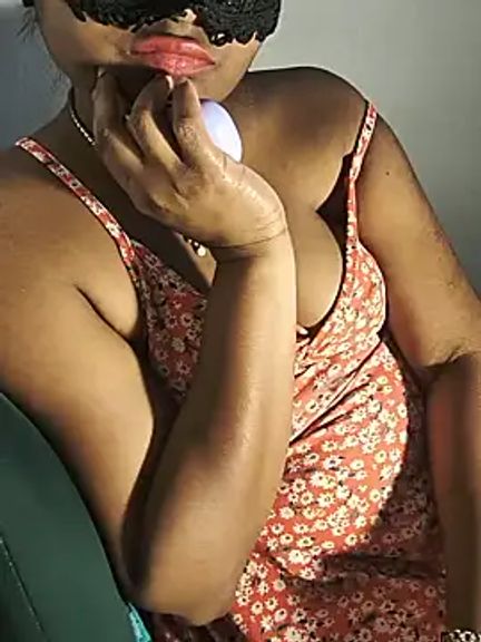 DIRTYSECRET_QUEEN_07