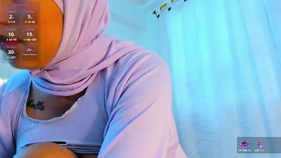 amira_nazer